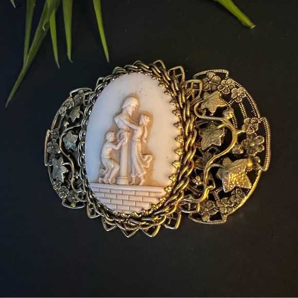 Vintage Antique Yellow Gold Framed Victorian Cameo Brooch Pendant 2 in 1 - Picture 2 of 7